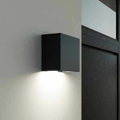 MAXI QUATRO - Contemporary, designer LED outdoor wall light in high durability colors